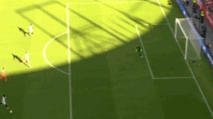 随着巴萨1-4爆冷+皇马笑纳！西甲最新积分榜马竞掉队1